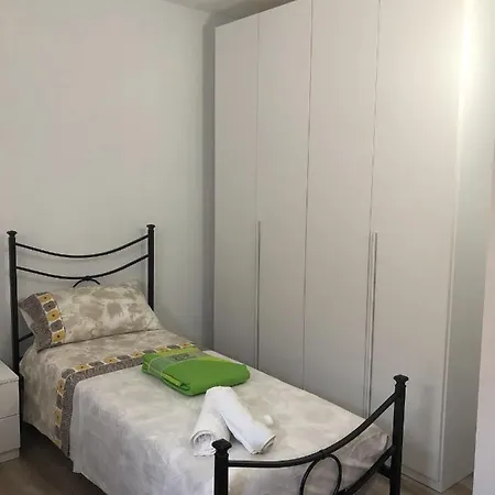 Luciano Apartman *